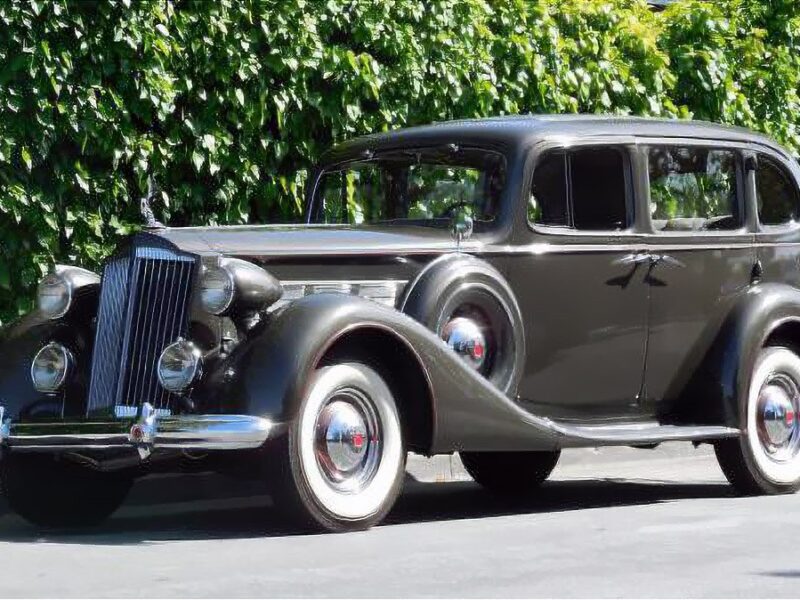 1937 Packard Super Eight 1500 4-Door Sedan