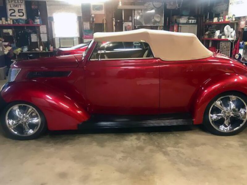 1937 Ford Cabriolet